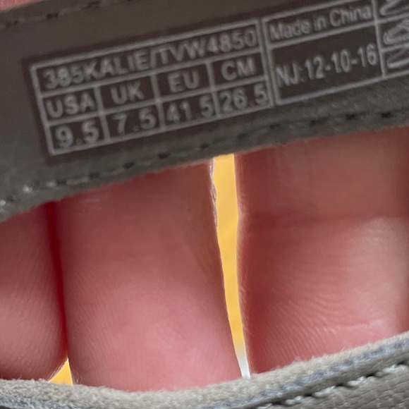 Vionic Kalie Grey Suede Wedge Strappy Slingback Sandals Size 9.5 - Picture 8 of 8